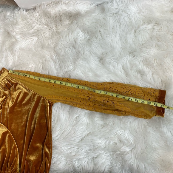#473 Free People Dream Team Gold Velvet Lace Top size XS - Picture 11 of 11